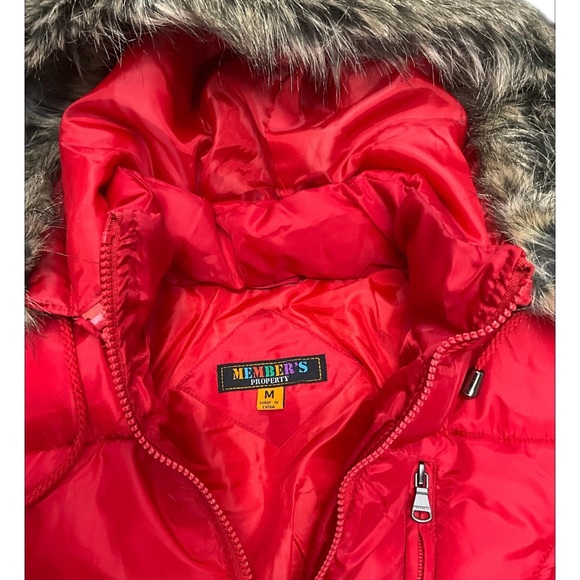 Members Red Puffer Jacket with Faux Fur Hood womens size M full zip. - Picture 8 of 11